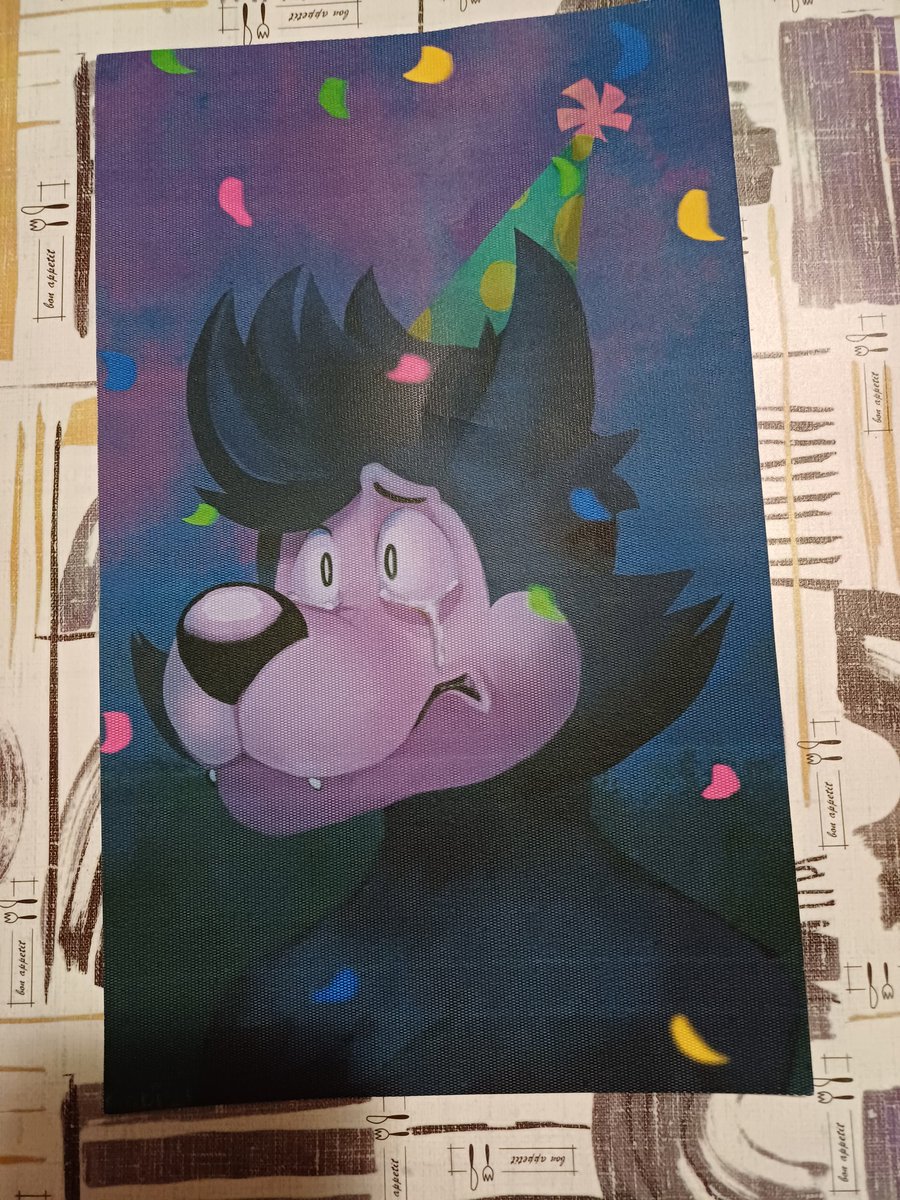 Me compré este print en el Mercadowo, lo amé apenas lo vi, muchas gracias <a href="/Dokkopi/">Kopi Perrito</a> ❤️