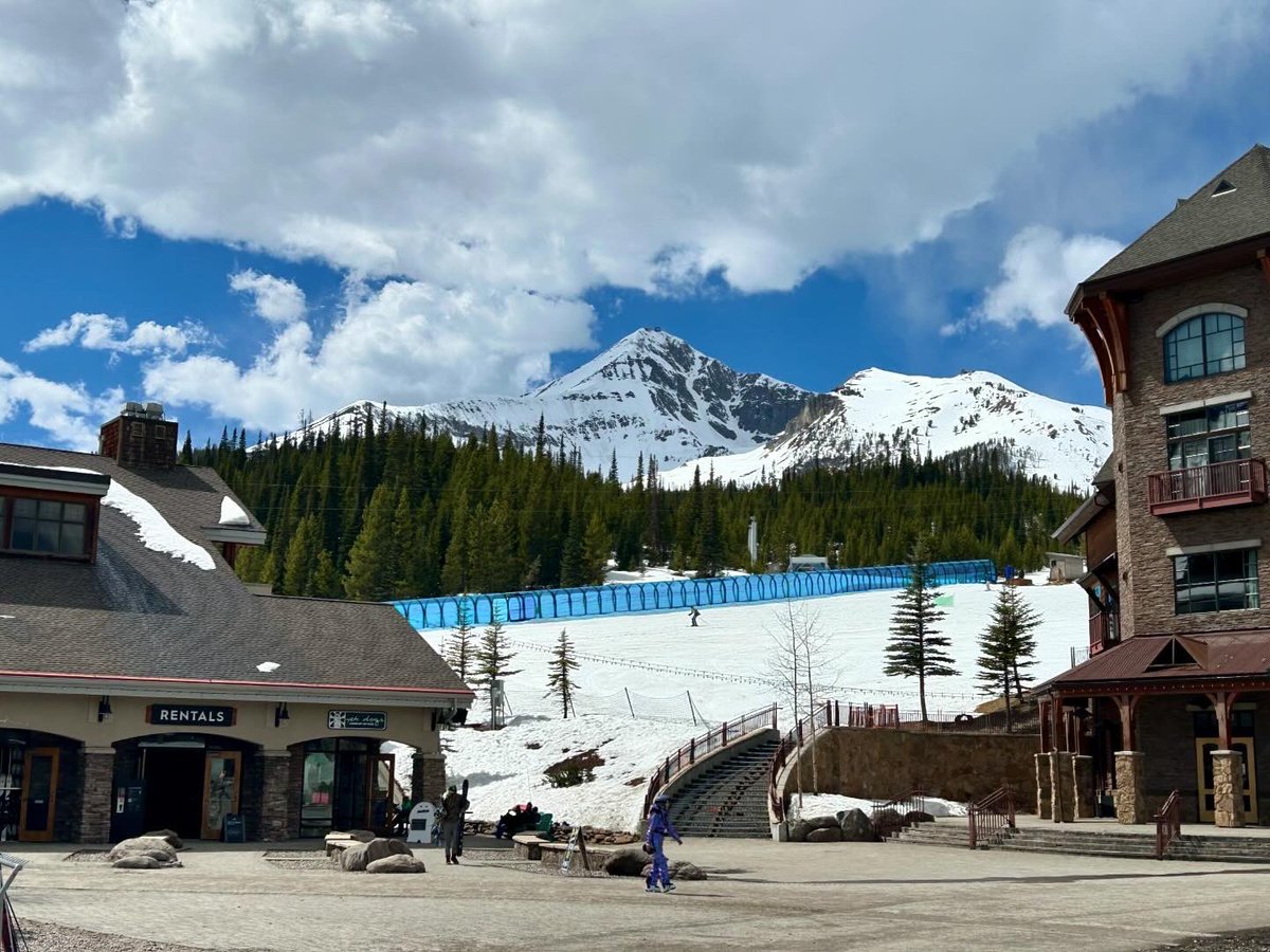 DrBrianSoulePGA's tweet photo. Big week ahead for our @PennStateRPTM team at @TheSnowPros National Academy! Learning, presenting some research, and marketing our Professional Snowsports Education Certificate Program! #snowpros #prayforsnow https://t.co/b83b3Owg87