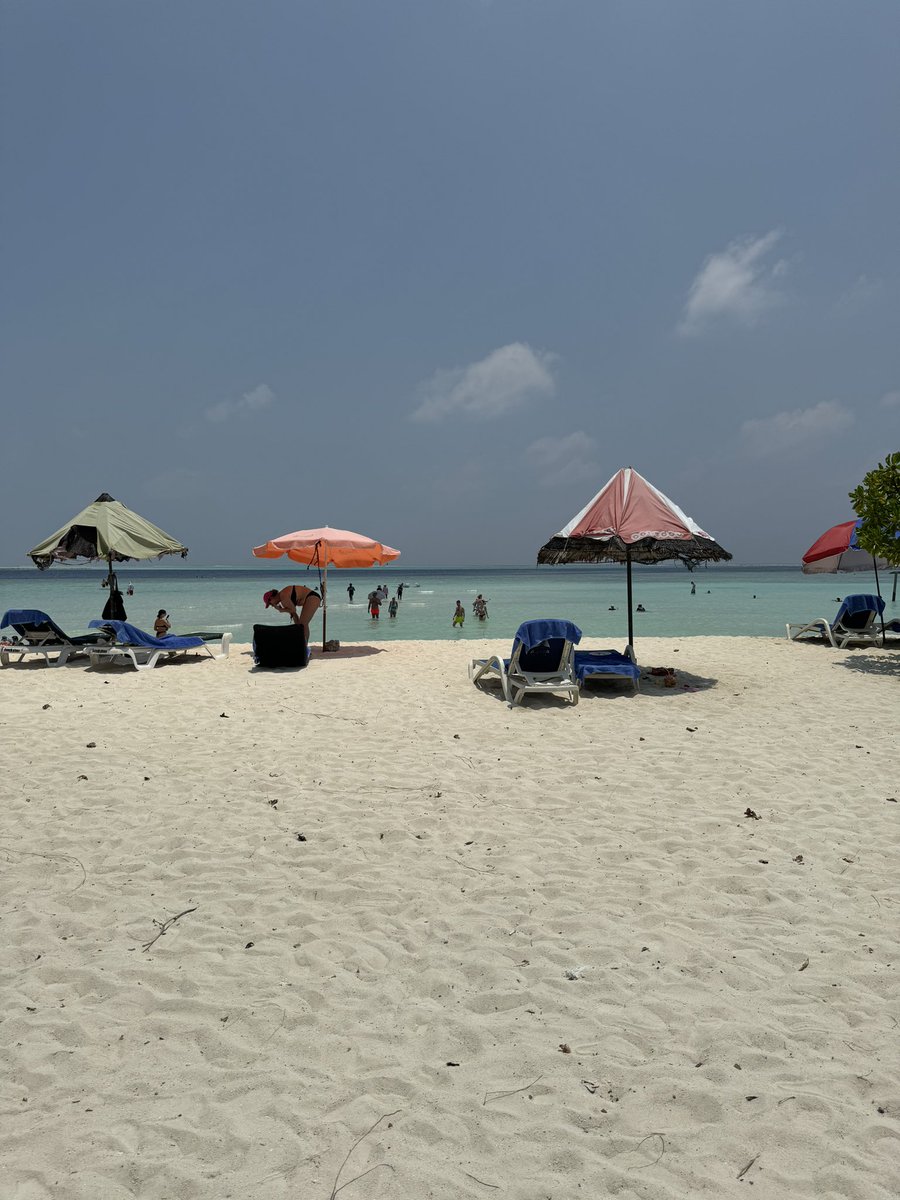 The stunning beach in Gulhi #gulhi #maldives