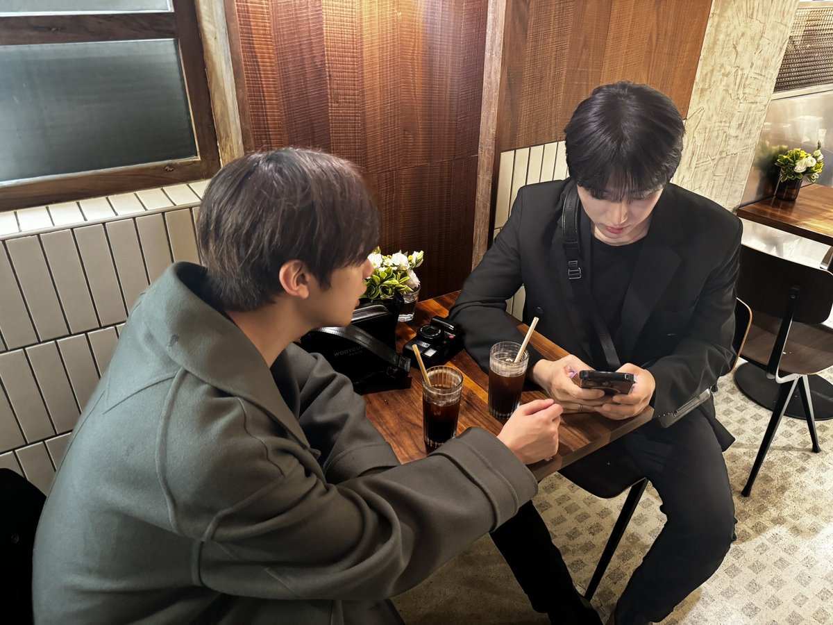 OmegaX_members's tweet photo. [#OX]

비가 지나가면 더워지겠지??

#OMEGA_X #오메가엑스 
#예찬 #YECHAN https://t.co/aCW9G2Fuai
