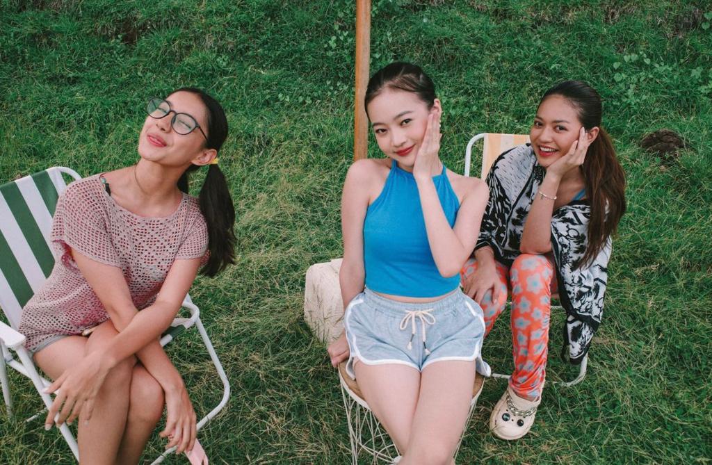 3 Minggu di Bali liburan ❎
3 Minggu di Bali shooting ✅