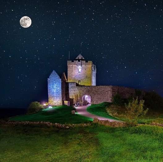 Kinvara Castle in Galway ... #ireland 📷 by ihaveadarksoul