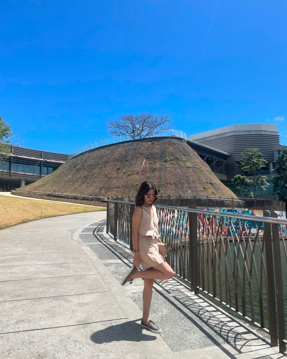 adorablefan_'s tweet photo. Miss Ma'am, you're so aesthetically pleasing ๐ค
@srmntrwn @Sparkle_GMA @gmanetwork @GMA_PA
#AshleySarmiento #CharismaticActress #LeadingLadyInTheMaking #SparkleTeens #SilverSquad #GoinBulilit https://t.co/9zYuDPPuLf