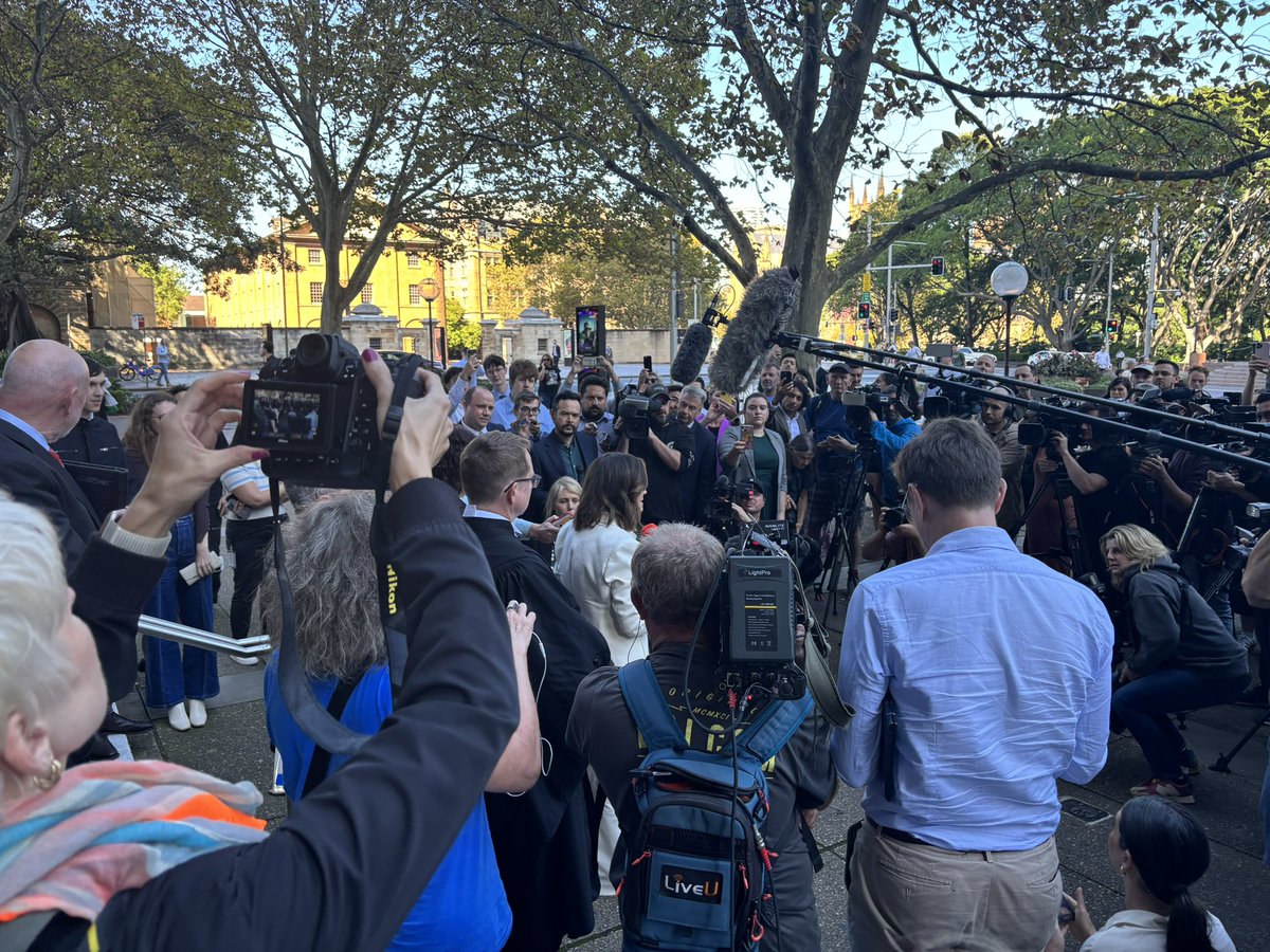 Kate Lyons tweet media