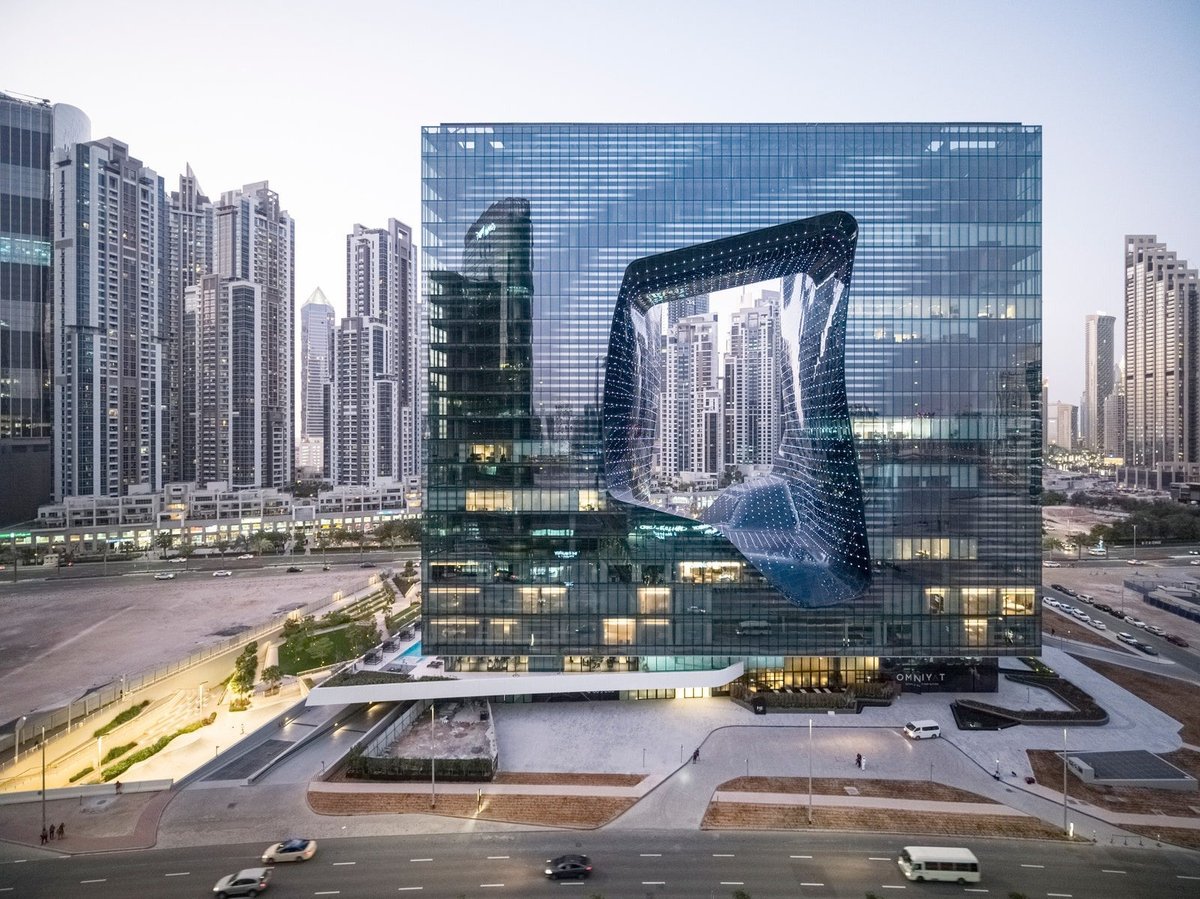 Conoce el único edificio en el que Zaha Hadid diseñó el interiorismo.

tinyurl.com/27yd3zl9?utm_s…