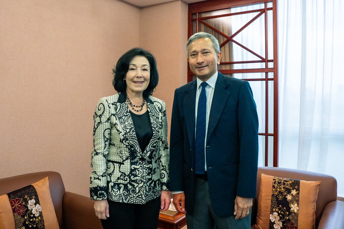 Welcomed Oracle CEO Safra Catz to Singapore, a pivotal hub for Oracle in Asia Pacific and a highlight of the CloudWorld Tour. Our nation’s strategic location, robust security, and tech expertise make us an ideal data center. As AI reshapes our world, requiring vast data and…