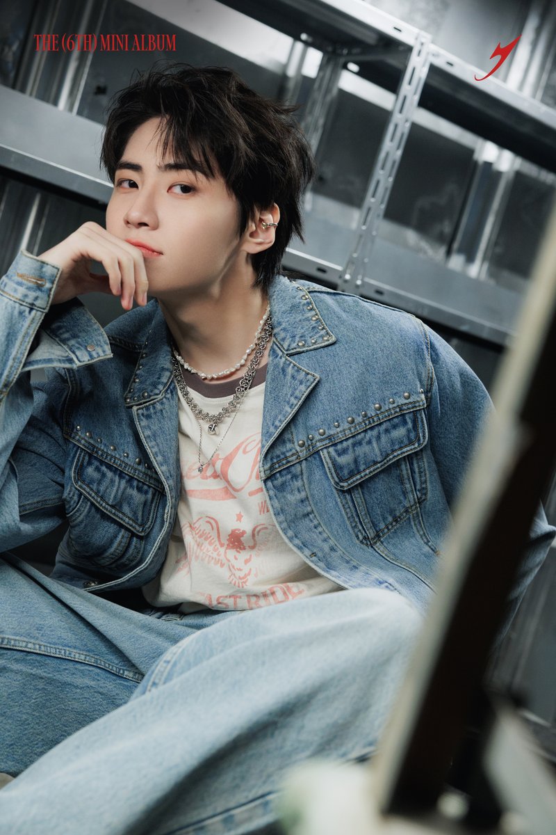 LJH_official's tweet photo. [📸]

이진혁(LEE JIN HYUK)
6th Mini Album [NEW QUEST: JUNGLE]

Concept Photo #3

2024.04.23 6PM (KST)

#이진혁 #LEEJINHYUK 
#NEW_QUEST_JUNGLE https://t.co/UMPI0W7FDa