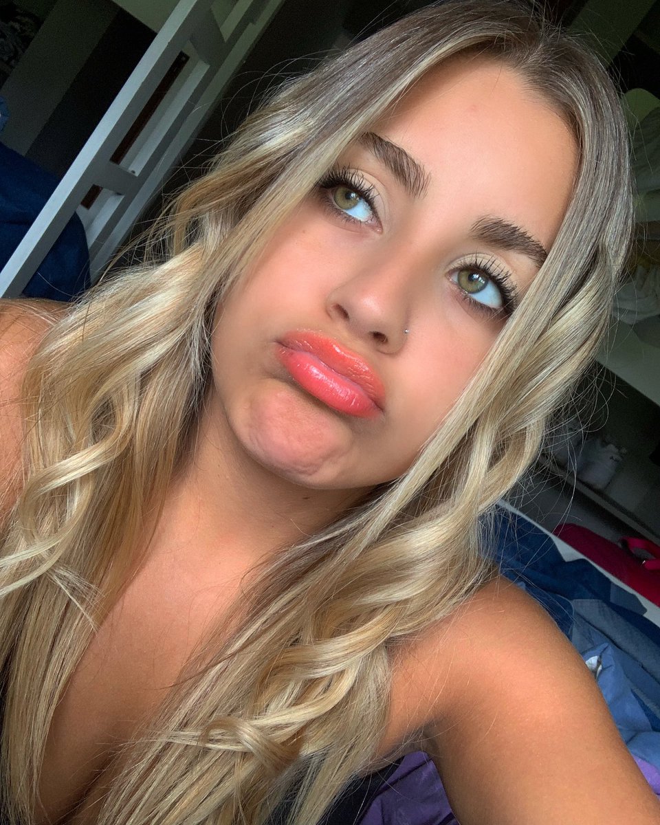 𝐒 𝐄 𝐋 𝐄 𝐍 𝐄 (@SeleneeeA_) / Posts / X