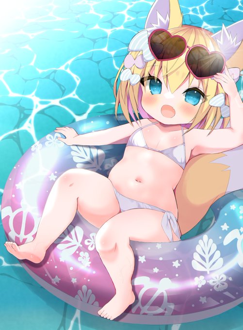 #気温が高いので気が早いが水着絵が見たい
メスガキツネ水着🦊🏝 