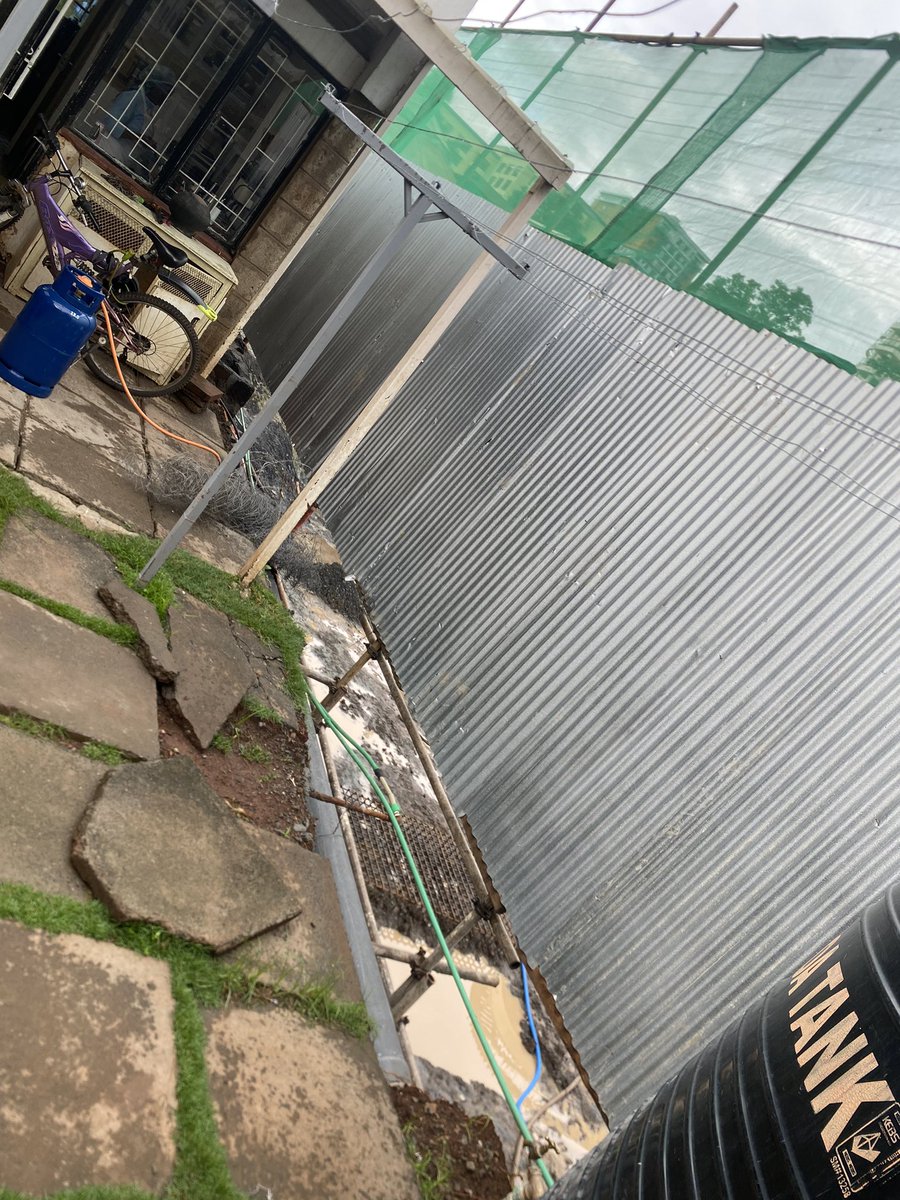 MutonyiJohnson's tweet photo. @citizentvkenya @ntvkenya @KTNNewsKE A very dangerous construction project next to a residential house in Kilimani. Contractor is not bothered to secure the gaping hole under the fence. Backyard is unusable and dangerous at night. https://t.co/B76TGuE8Jr
