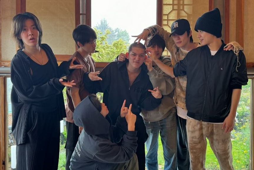 taeyongpictures's tweet image. "it's just a picture, why are you crying"

the picture: