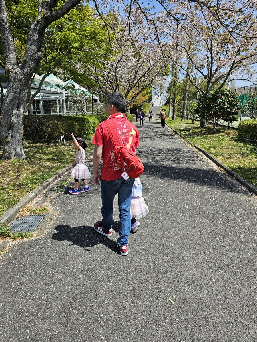 aopasso's tweet photo. キッズエリアで誰かが私の靴を履いていってしまいました。川上さんのXやアナウンスで放送もしてもらいましたが戻ってきませんでした。でもたくさんのモノノフさんがリポストや関係者の方々が会場のファミリー席で声をかけてくださったり本当にありがとうございました！
#亀岡春の一大事 
#ありがとう https://t.co/gwvDPbDBEk