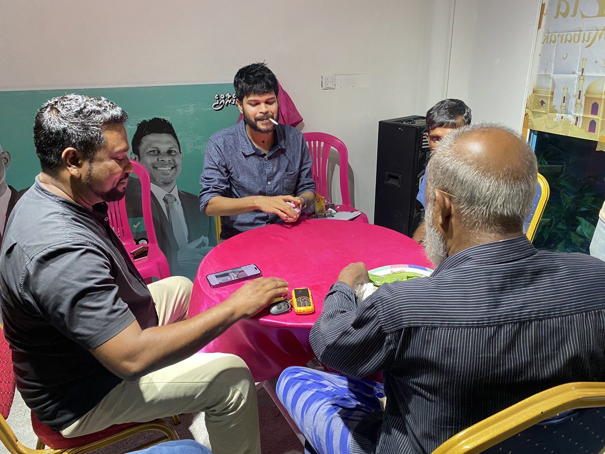 cHrmy1's tweet photo. Dhuvas Vee Haru Umurufuraa Adhi Zuvaanun Ge Candidate Mi Innevee. Evves Rayyithaku Thafaathu Kurumeh Nethi Hama Hama Kamaaeku. Mi Vareh Neiy. Mee Evvana.
Vote 4 @MPMohdIsmail ✅
#candidatenumber4
#Vote4MohamedIsmail
#DhiveheengeMajilis
#DhiveheengeRaajje https://t.co/tP7ms4WI3b