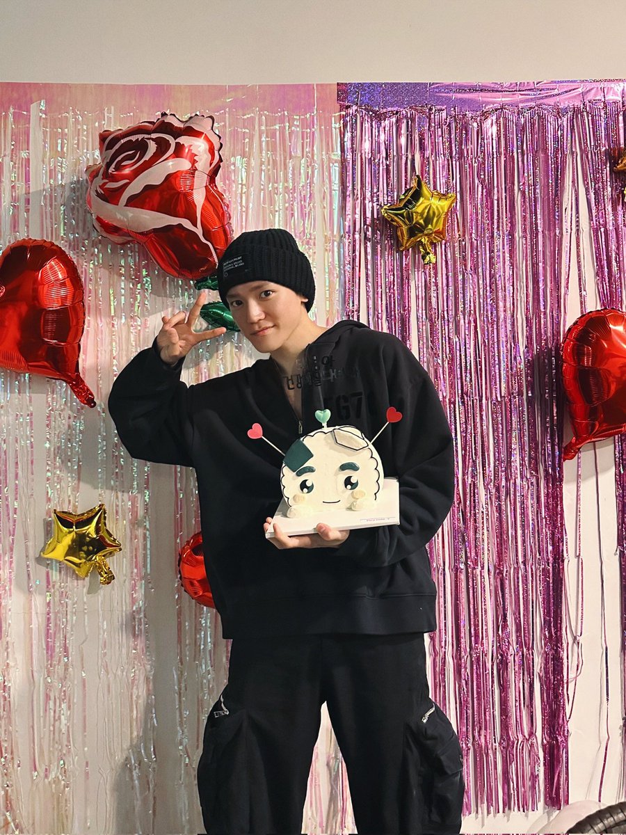 firstwakeup's tweet image. หนูจะตั้งใจรอตั้งใจคิดถึงพี่แทยงอย่างดีทุกวันเลยน้า(｡’▽’｡)♡