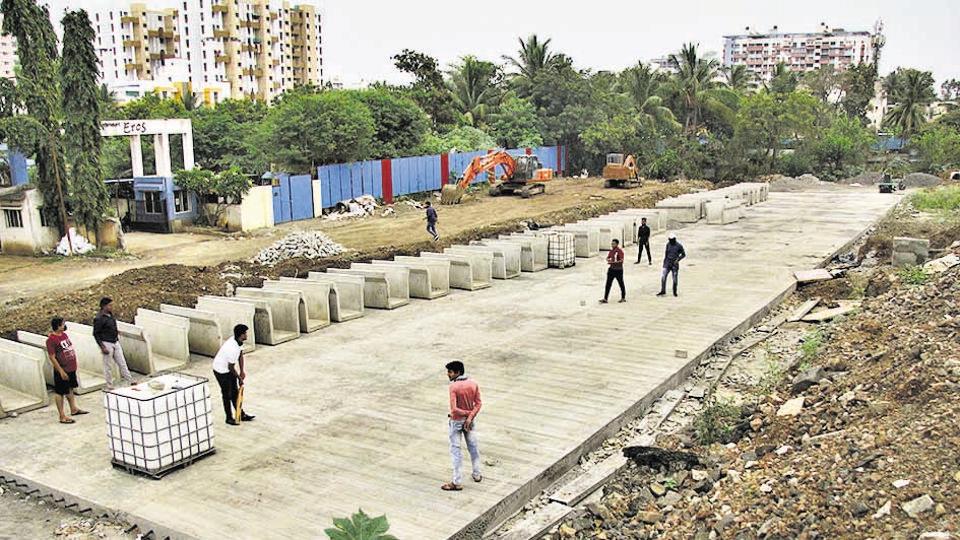 #Pune : The Pune Municipal Corporation (PMC) is facing significant delays in widening the Katraj-Kondhwa Road due to a lack of funds from the state government. Despite plans to acquire land for the project, the PMC is still awaiting the sanction of Rs 140 crore.

This financial…