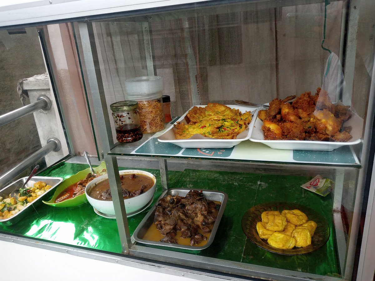 Imahsedep's tweet photo. Bismillah..
Warung nasi Imah sedep &amp; Batagor Bandung buka yaa 
yg mau pesen bisa lgsg Dm atau Wa https://t.co/eMaCTZ5D0W