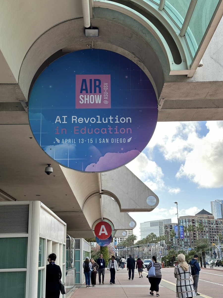 panghy's tweet image. #asugsvairshow in lovely san diego (last time was already kubecon in 2019…)