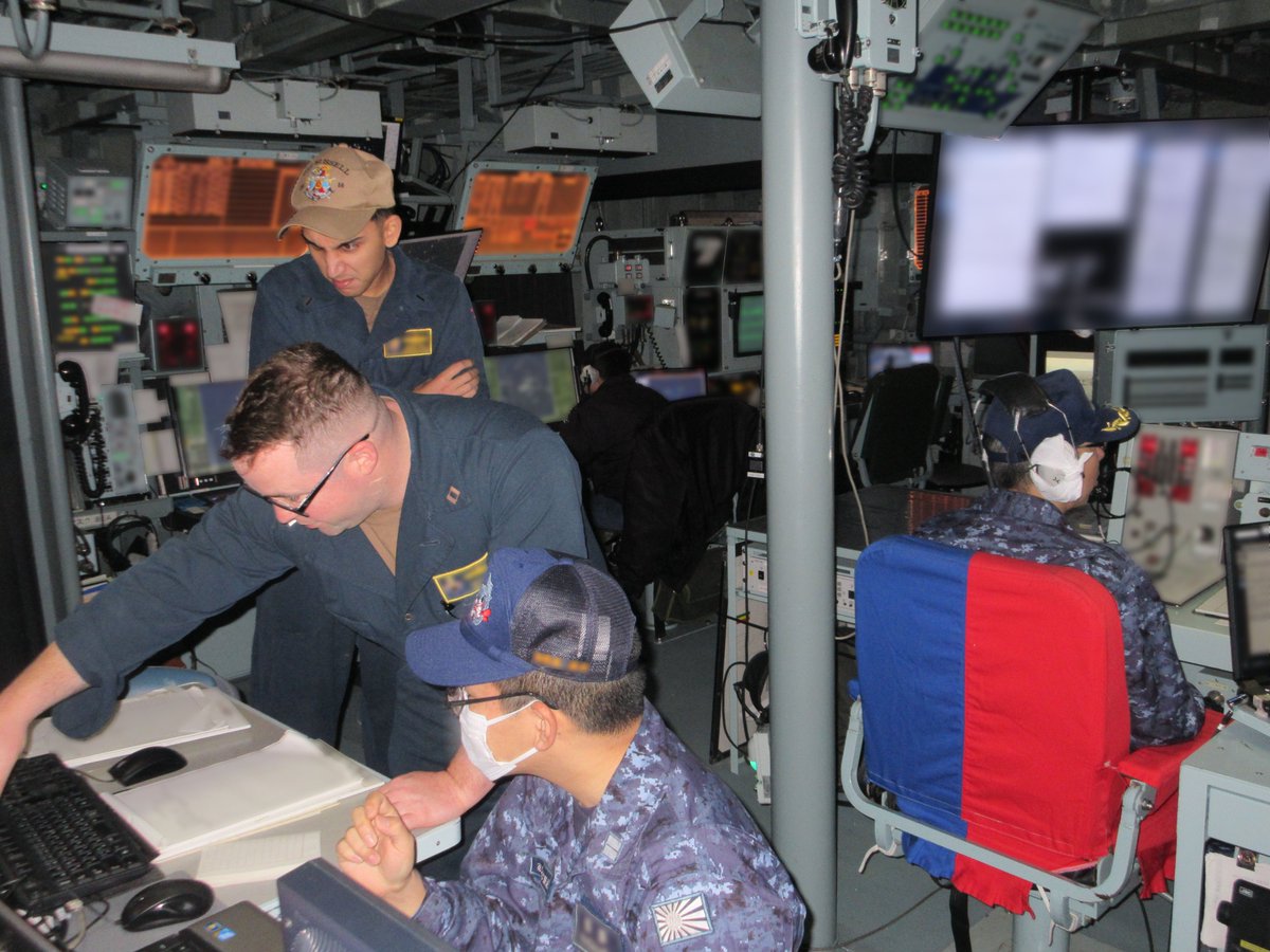 #JSARIAKE conducted a bilateral exercise with @USNavy  #USSTHEODOREROOSEVELT, #USSDANIELINOUYE, #USSRUSSELL, and #P8A from East China Sea to the South of Shikoku.🇯🇵⚓️🇺🇸

@US7thFleet @INDOPACOM
#StrongerTogether #Partnerships #JapanUSAlliance