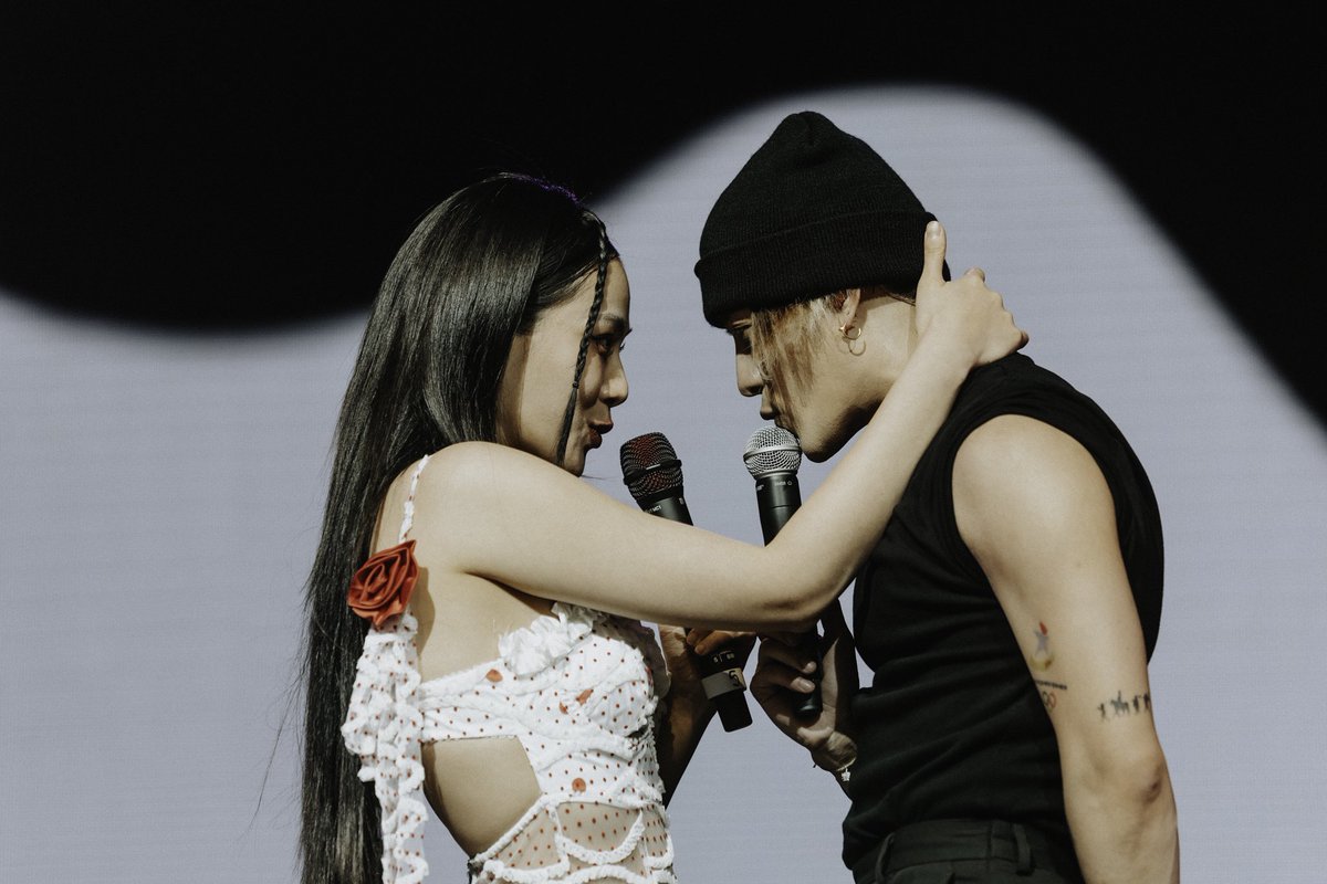 teamwangofcl's tweet photo. Jackson Wang live from Coachella 2024🪂

@JacksonWang852 X @coachella

Over the past two years, Coachella has left us with many wonderful memories as we continuously embraced new challenges on this stage. 

Thank you to @88rising , @number_i_staff , and @nakedbibi . They are amazing artists.

Finally, the blazing passion of everyone in the desert has made it unforgettable for us. Always grateful and love you all! ❤️‍🔥

#JacksonWangCoachella
#JacksonWangxNumber_I
#JacksonWangXNumber_I_Coachella