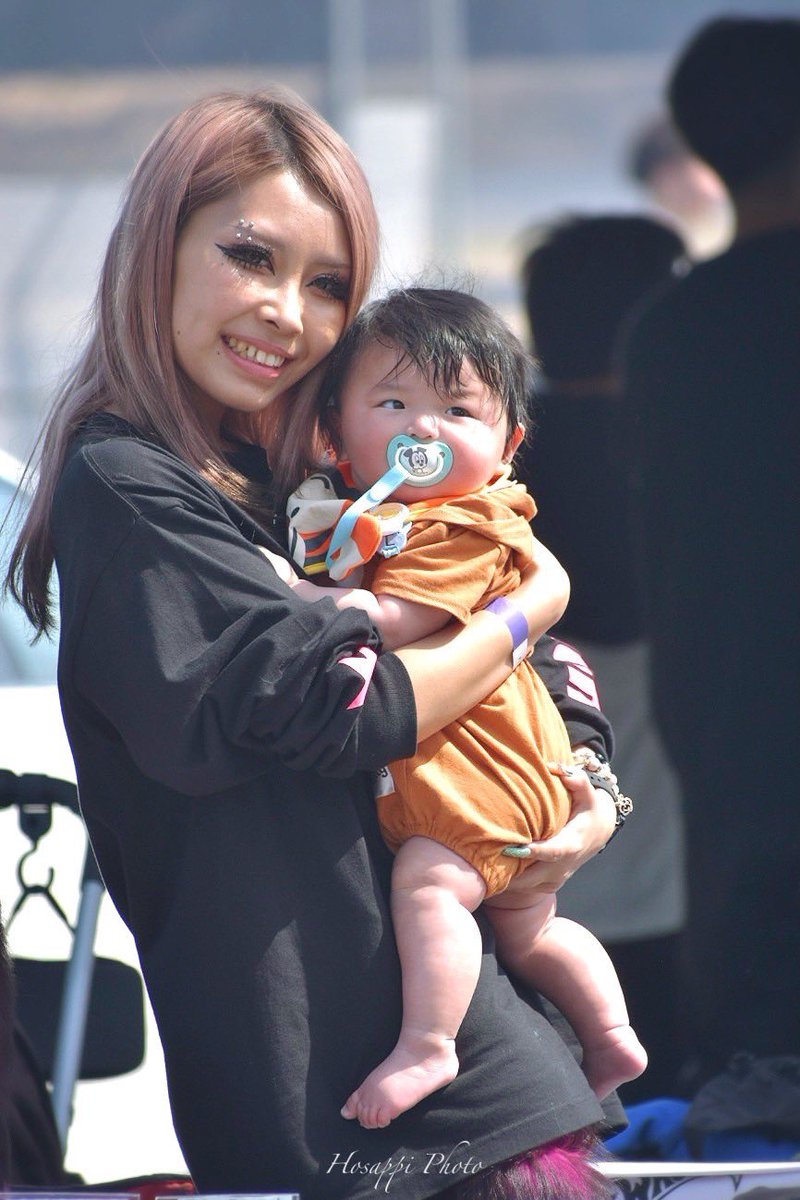 今年もツアラーミーティング行ってきました🚗³₃
ちょっとしかいれなかったの残念だったけど、GAL達に会えたしよきよき🫶🏽
しおちゃもに息子達抱っこしてもらった🤣🤣🤣笑
ももちゃんと写真撮れなかったの心残り🥲