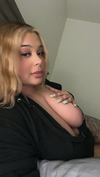 👱🏽&zwj;♀️👱🏽&zwj;♀️👱🏽&zwj;♀️ https://t.co/JcWVyDoF1l