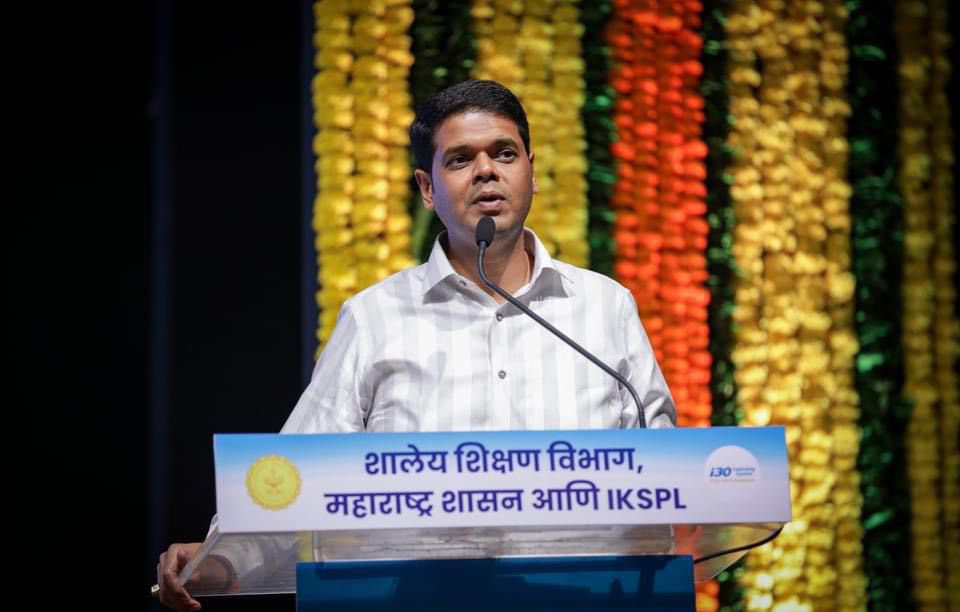 ajityeshwantrao's tweet photo. कोकण पदवीधर मतदारसंघाचे अभ्यासू आमदार श्री.निरंजन डावखरे साहेब आपणांस वाढदिवसाच्या मनःपूर्वक हार्दिक शुभेच्छा!

@niranjandtweets 

#niranjandavkhare #birthday #HappyBirthday #वाढदिवस #अभिष्टचिंतन https://t.co/9TytSgvDkX