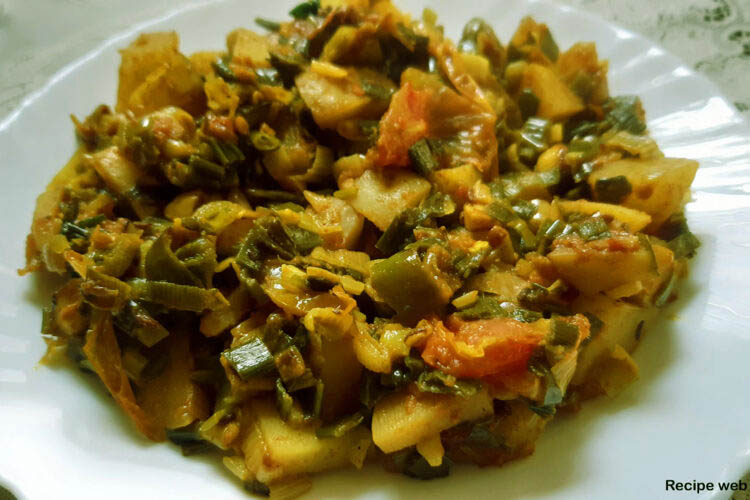 Hare Pyaz Ki Sabji (Potato and spring onion recipe) is very easy and tasty and can be prepared in less time....read...recipewebidea.com/hare-pyaz-ki-s…
#HarePyazKiSabji  #springonionrecipe #recipewebidea #springonion #maindish