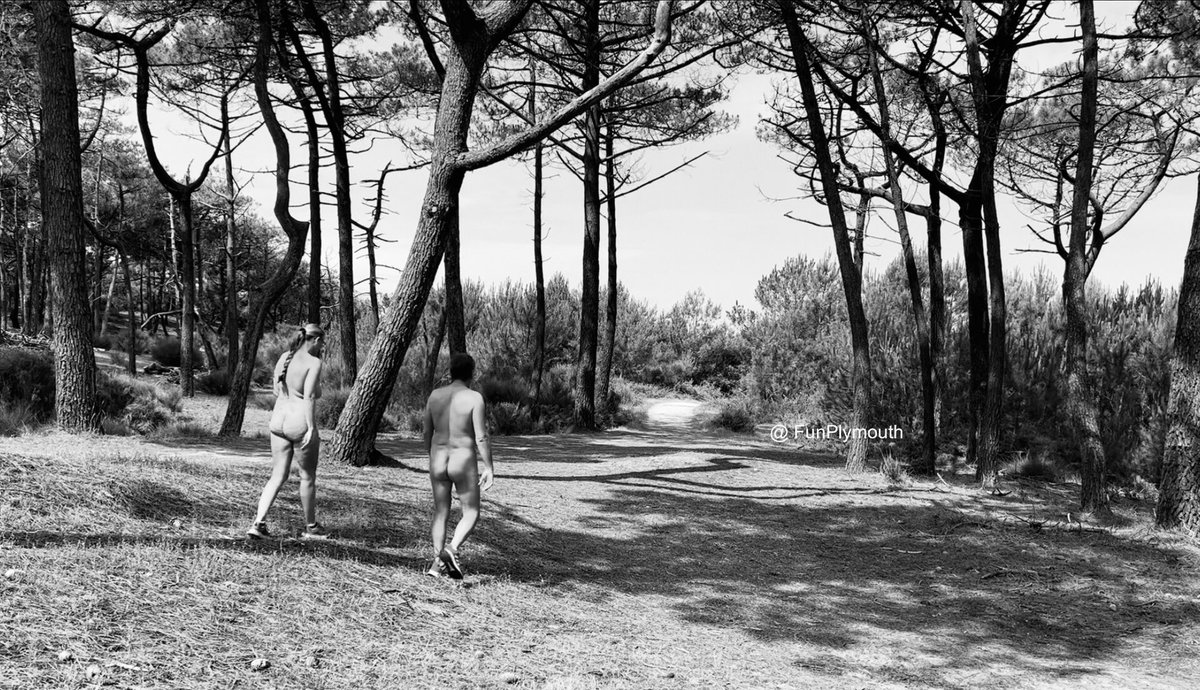 Hopefully after a nice day yesterday we are on our way to summer, so here’s my #monochromemonday ,a picture from last summer. #nakedandhappy