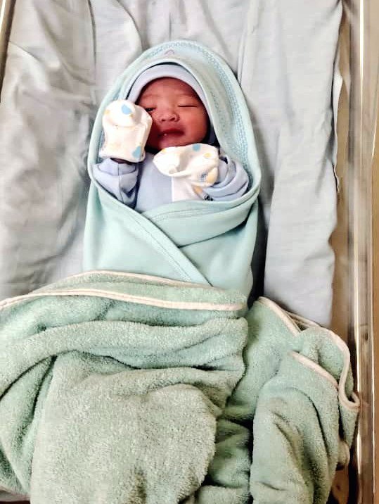 MaybelynaD's tweet photo. My first born❤ welcome to earth, Diego.

07042024🌸

P/s : twitter saw it first. persetujuan laki bini, after 1 week baru post 🥂💞  dan begitu hakikatnya, anak ikut muka daddy dia. Satu set piuk  🥰🥰 https://t.co/HtNQMmImoH