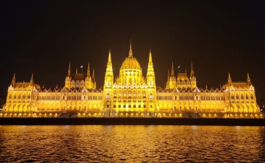 gyuri0111's tweet image. 헝가리 부다페스트 국회의사당
(=유럽에서 가장 야경이 예쁜 곳
=별빛이 제일 빛나기 좋은 곳)