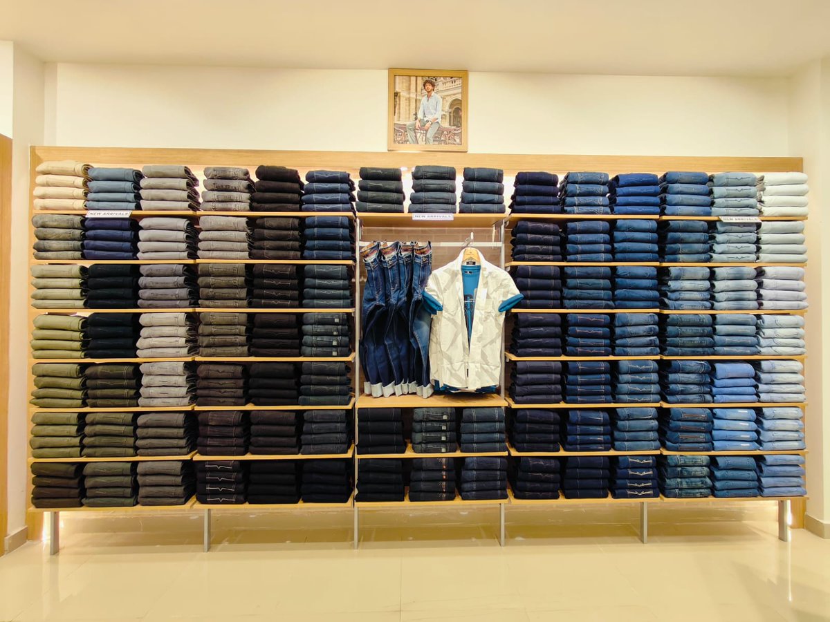 KlubFox97's tweet photo. We're excited to announce the grand opening of our new store in Muhanamandi (Jaipur),Rajasthan !

Location📍- Klub Fox, Veerushi Textiles Kesar Choraha, Nr. HDFC Bank, Muhanamandi Road, Jaipur. Rajasthan-302029

 #KlubFoxLaunch https://t.co/oDNyEELyxM