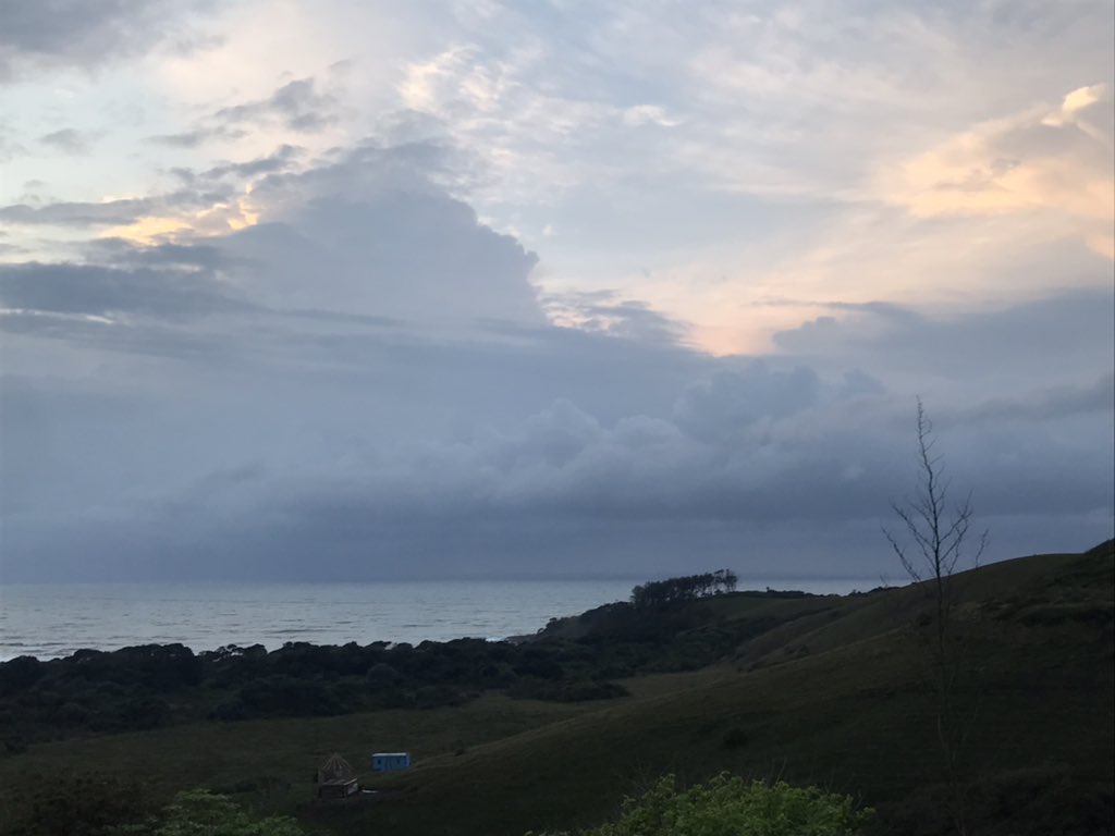 Monday morning views. #wildcoast #transkei
#accommodation #petfriendly #freewifi #surf #fishing #kayaking #adventure #hiking #beachlife #surfing  #dinewithus #workremotely #footprintsbar 
@SportswaveAndre
#StrongerTogether