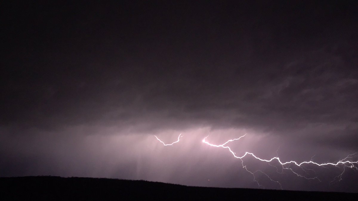 IAmIronMan42522's tweet photo. Six more #Lightning pictures for ya. Two then four.
This first one was ornery. A sidewinder.
1/2π§΅ https://t.co/A6sZmnJlTa