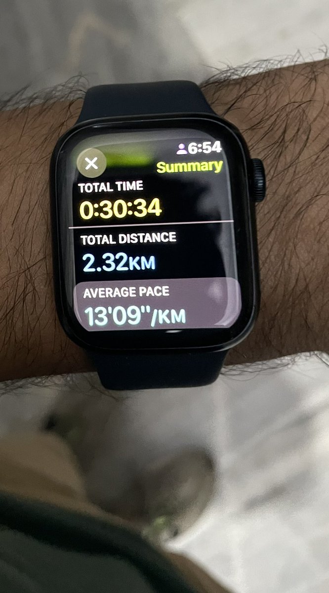 thatghuye's tweet photo. Traffic in Worli has gotten so bad that it makes more sense for me to walk instead of driving/taking a cab (35-40 minutes) back from office. All thanks to the traffic mismanagement since the coastal road has opened up 🫡 https://t.co/VWhicazseX