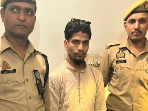 Maulana Sonu Hafiz arrested for raping a 14-year-old girl in Kanpur; Had threatened that the victim would be killed along with her family ! The cleric had given abortion pills to the victim girl after 3 months of pregnancy leading to medical emergency hindujagruti.org/news/195949.ht…