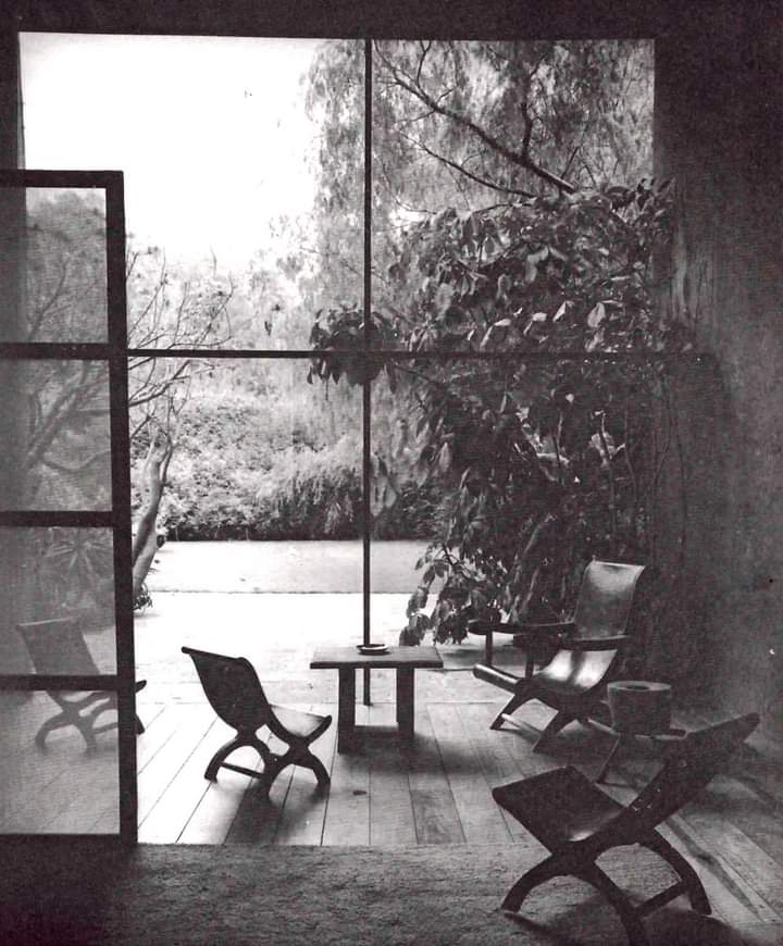 Casa Barragán, calle General F Ramírez, Tacubaya, México DF..1948 Luis Barragán... Foto Elizabeth Timberman... #architecture #arquitectura #interior #LuisBarragán #Barragán