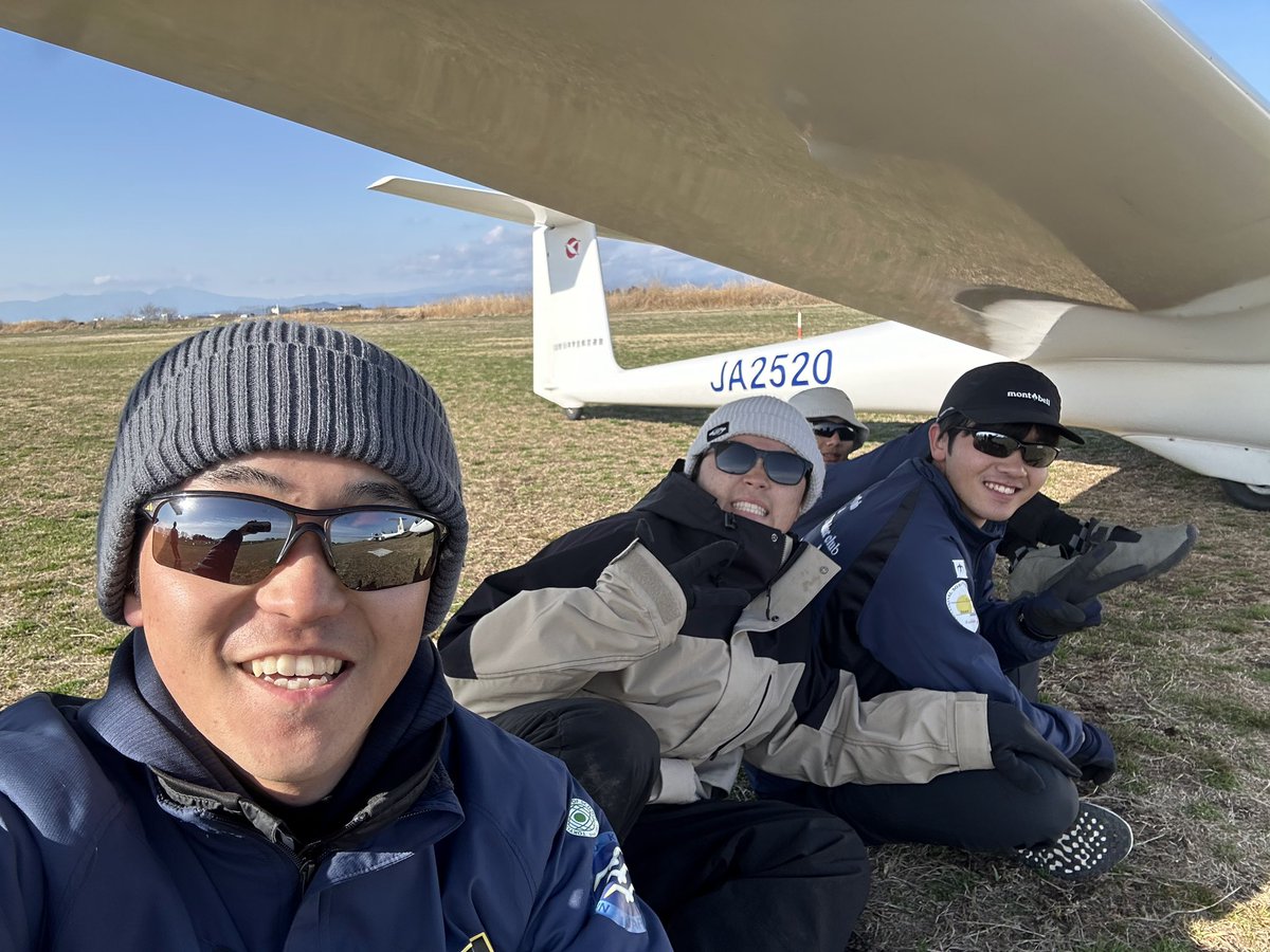 tus_TITsoaring's tweet photo. 【部員紹介】
✈︎ IR
ニックネーム:Game
係:機材副主任、会計補佐
学部学科:先進工学部物理工学科2年

同期にも先輩にも頼られるしっかり者で、時々出る毒舌が面白い👍
気さくで話やすいが、食い尽くし系でシスコンの疑惑がある危ない奴である
#春から理科大
#春から東工大 https://t.co/5OkCRckYi4