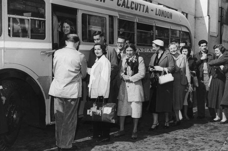 Knowledgepoint's tweet photo. #OTD Passengers at Victoria Coach Station, London, boarding the first run of the world's longest coach route, between London and Calcutta, in April 15, 1957. it took about 50 days for the bus to reach Calcutta from London. The service ended in 1976. https://t.co/UtYlKPyJlK