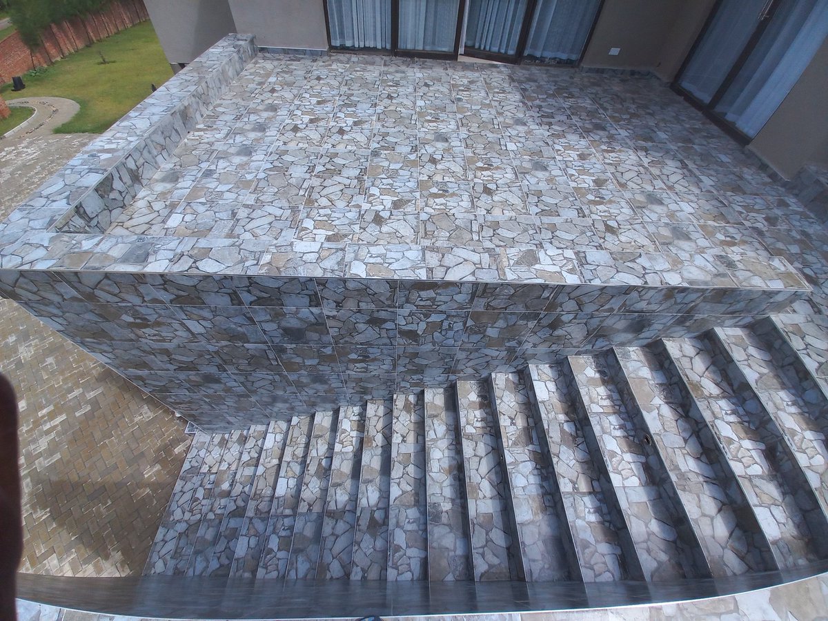 BlueStewards_'s tweet photo. Another happy client with our tiling services.
We are not your regular artisans but professional contractors in construction and modern design. 

Get a free quote from us for all your construction and design needs on:
071 994 7498/077 382 0469 
info@deepbluestewards.co.zw https://t.co/lwbtMGkNwQ