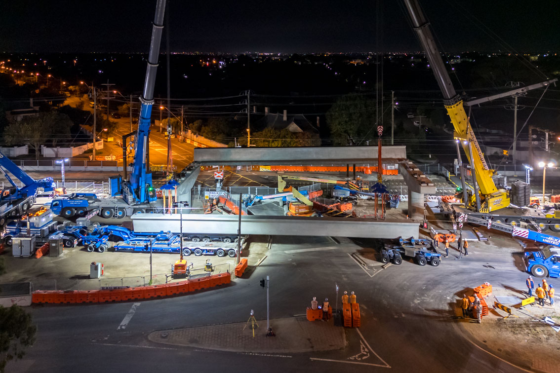 🙌 Beam me up Parky! We’re raising the rail over Parkers Road, Parkdale and Warrigal Road, Mentone with 120-tonne bridge beams now in place over the dangerous and congested Warrigal Road level crossing. 👀 Check out the epic pics below and read more here: bit.ly/3E2LvFb