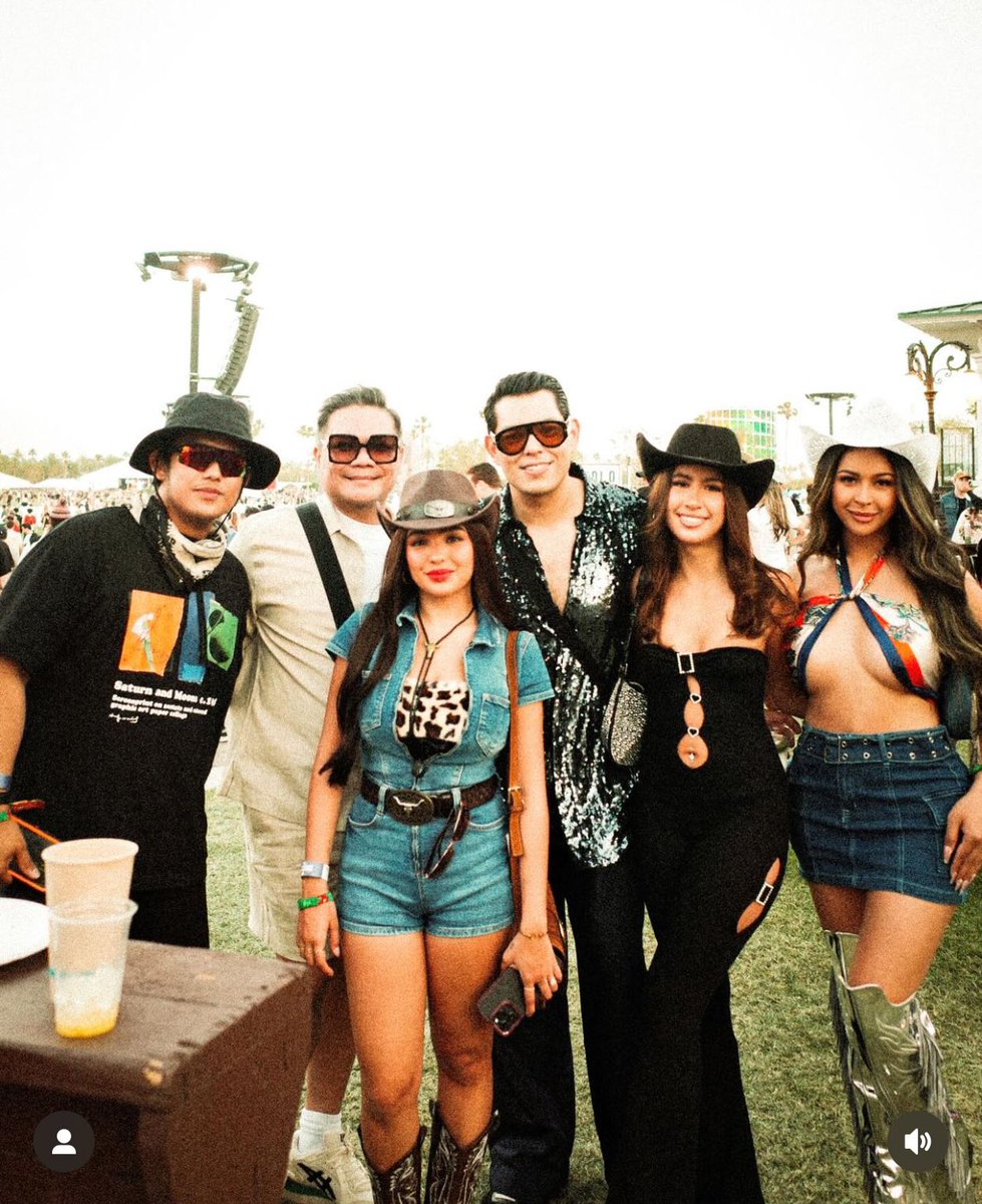 Dannaghorll's tweet photo. woahhhh Coachella Day 2

#AndreaBtillantes https://t.co/0LnwtvBy5G