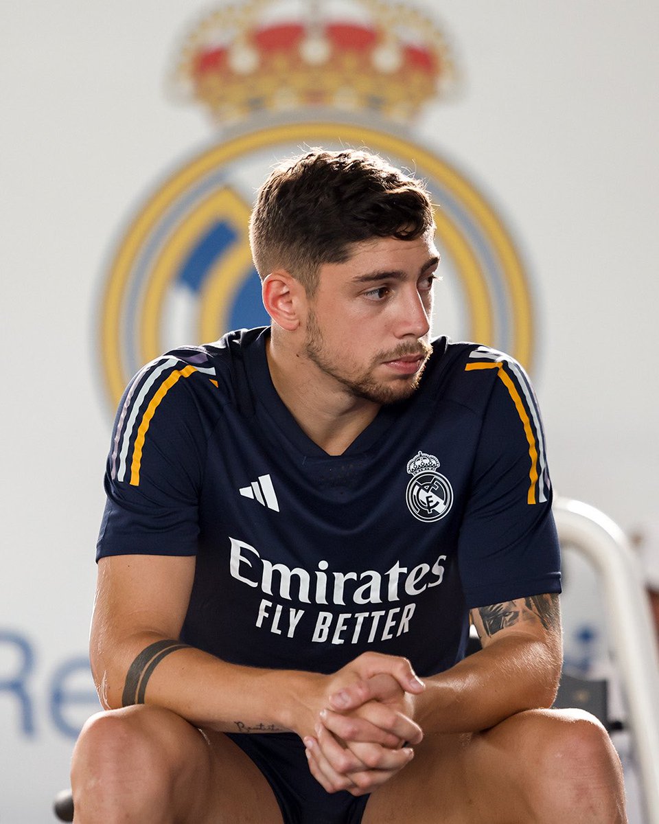 AdriRM33's tweet photo. Don Federico Valverde. 

Futuro capitán. 🤍 https://t.co/TS4kHnpXKu