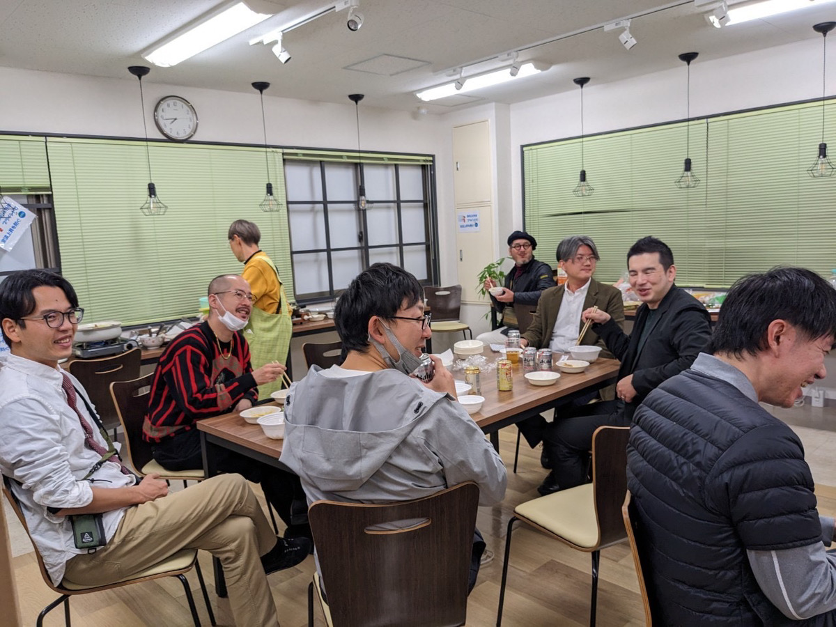 TAT_JINJI's tweet photo. 📢＜知って欲しい！TATってこんな会社）
#TATのいいところ 
『風通しが良い職場』とはよく言いますが、それならTATは野外で働いてるんちゃうかぐらいの風通し具合です。TATは役職・社歴・部署に関わらず、いつでも誰にでも相談が出来る環境があります。（スタッフM） 
 #25卒 #就活 #ネイル #専門商社 https://t.co/dddIoF7SLc