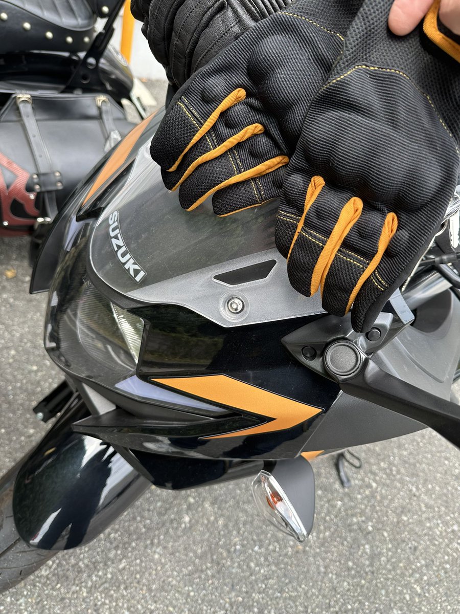 BikebuF4's tweet photo. 購入✨
色が合います🍊

#ワークマン
#メッシュグローブ https://t.co/E8Qj9aapnz