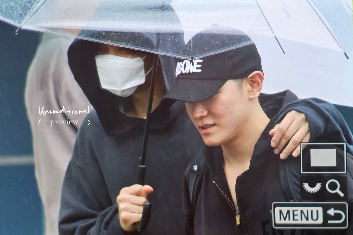 คนที่คอยกางร่มให้ตลอดจะไม่ยอมให้น้องแทยงเปียก เขาก้รักของเขาอ่ะ😭😭😭😭😭😭😭😭😭