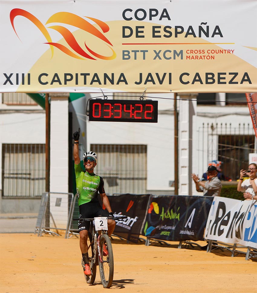 GR100MTBTeam's tweet photo. Manu Cordero #ExtremaduraEcopilasMTB (@FJyD @ecopilas @GR100MTBTeam) gana la #MaratónGuadalcanalJaviCabeza @mtbguadalcanal y es líder de la #CopaEspañaMaratón @RFECiclismo Pérez, líder en Sub23 y Murillo, terceros en #Guadalacanal
https://t.co/GYcw1FvFHa https://t.co/f9hsq27WUr