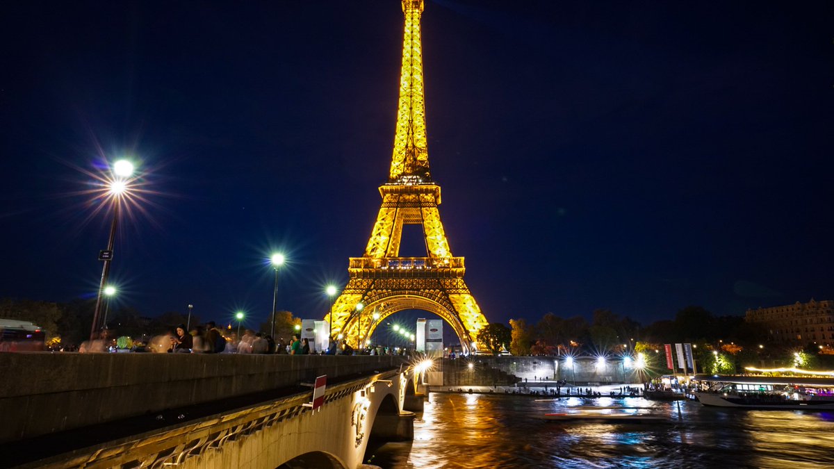 G4b_9 tweet picture