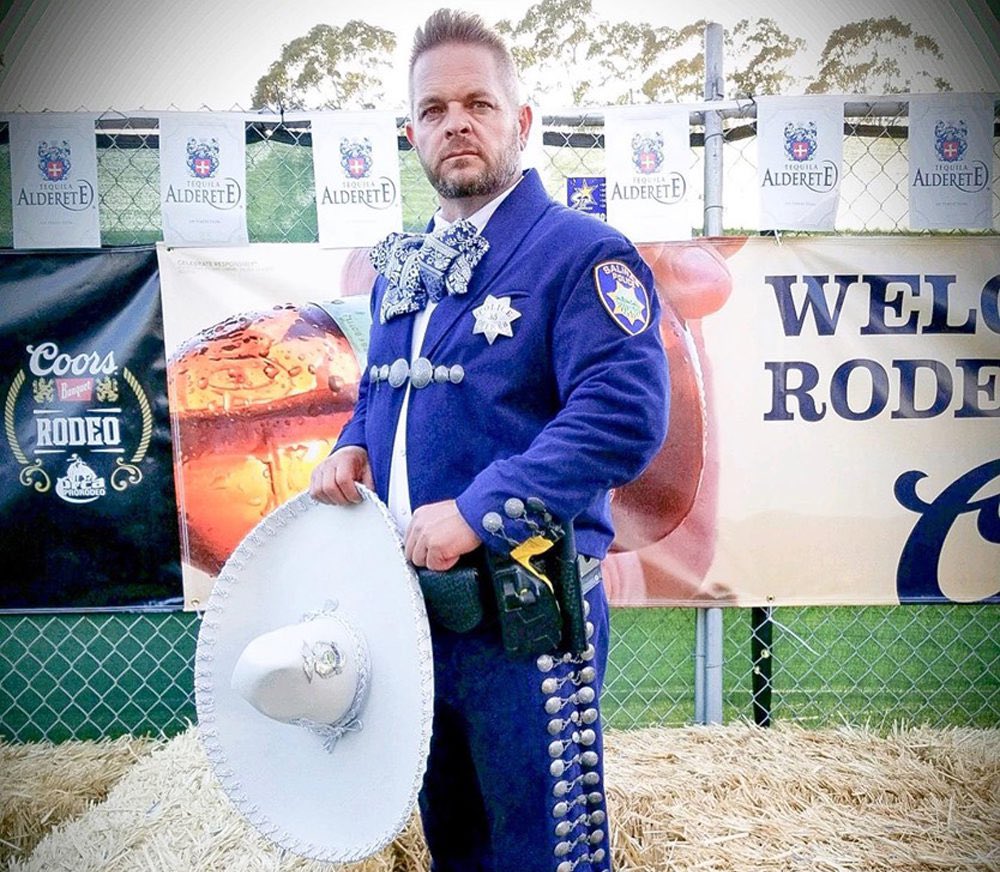 alllocalpolitic's tweet photo. As @SalinasPD endeavors to recruit more good baby cops, I would recommend the @CityofSalinas not use Gabe Carvey in any advertisements for cops.
They could have simply dressed this monkey in a dress and begged our community for more peanuts.
@AnthonyRochaD6 #MeasureG https://t.co/XwvLYpiQA0