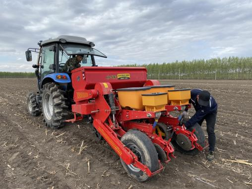 SinomachGlobal's tweet image. 🚜To more effectively serve spring plowing, CAAMS, a subsidiary of #Sinomach, has taken such measures as agricultural machinery equipment maintenance and enhancing the monitoring capabilities of the smart cloud platform. #SpringPlowing #agritech #SinomachInnovation