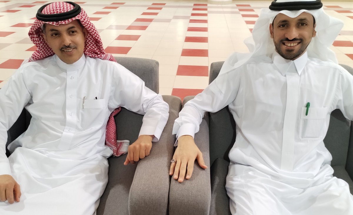 AbwdhamA's tweet photo. #تعليم_القصيم
أقامت ثانوية قيس بن عاصم ببريدة اليوم الإثنين 10/6  من عام 1445هـ  حفل معايدة لمنسوبي المدرسة بدأ بكلمة من مدير المدرسة الأستاذ عبدالعزيز بن ناصر السيف
ثم توالت مداخلات الزملاء ترحيباً ومعايدة وتأكيداً لبداية دراسية جادة
كل عام والجميع بخير https://t.co/GcDgHMW4km